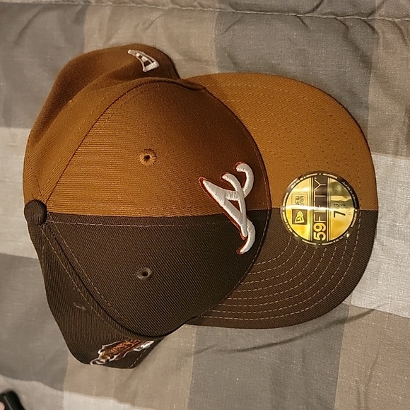 New Era Atlanta Braves Baseball cap, size 7 3/4, colors Brown and light brown - Picture 9 of 9